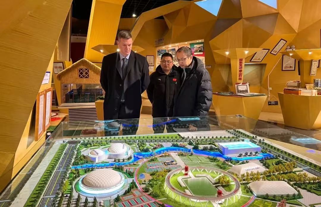 国际柔道联合会副主席卡洛斯·艾力克莅临中国·3003新葡的京体育参观交流